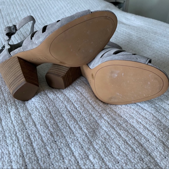 1.State Grey suede heels size 7 - Picture 3 of 4